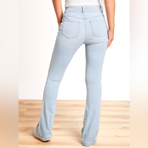 Spanx Flare Jeans in Light Wash MEDIUM Tall/Long - Picture 3 of 14